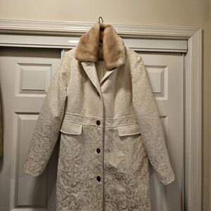 Chic Cream Teddy Jacket with Faux Fur Collar